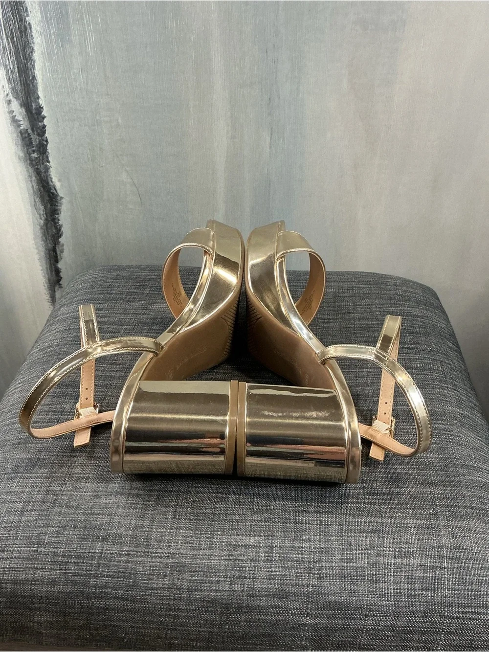 NIB Bandolino Gold Pennie3 Metallic Platform Block Heel Sandals Size 11